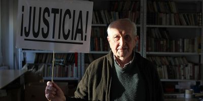 Martín Sagrera, el ‘pancartero’ de España: «Este pueblo no se mueve»